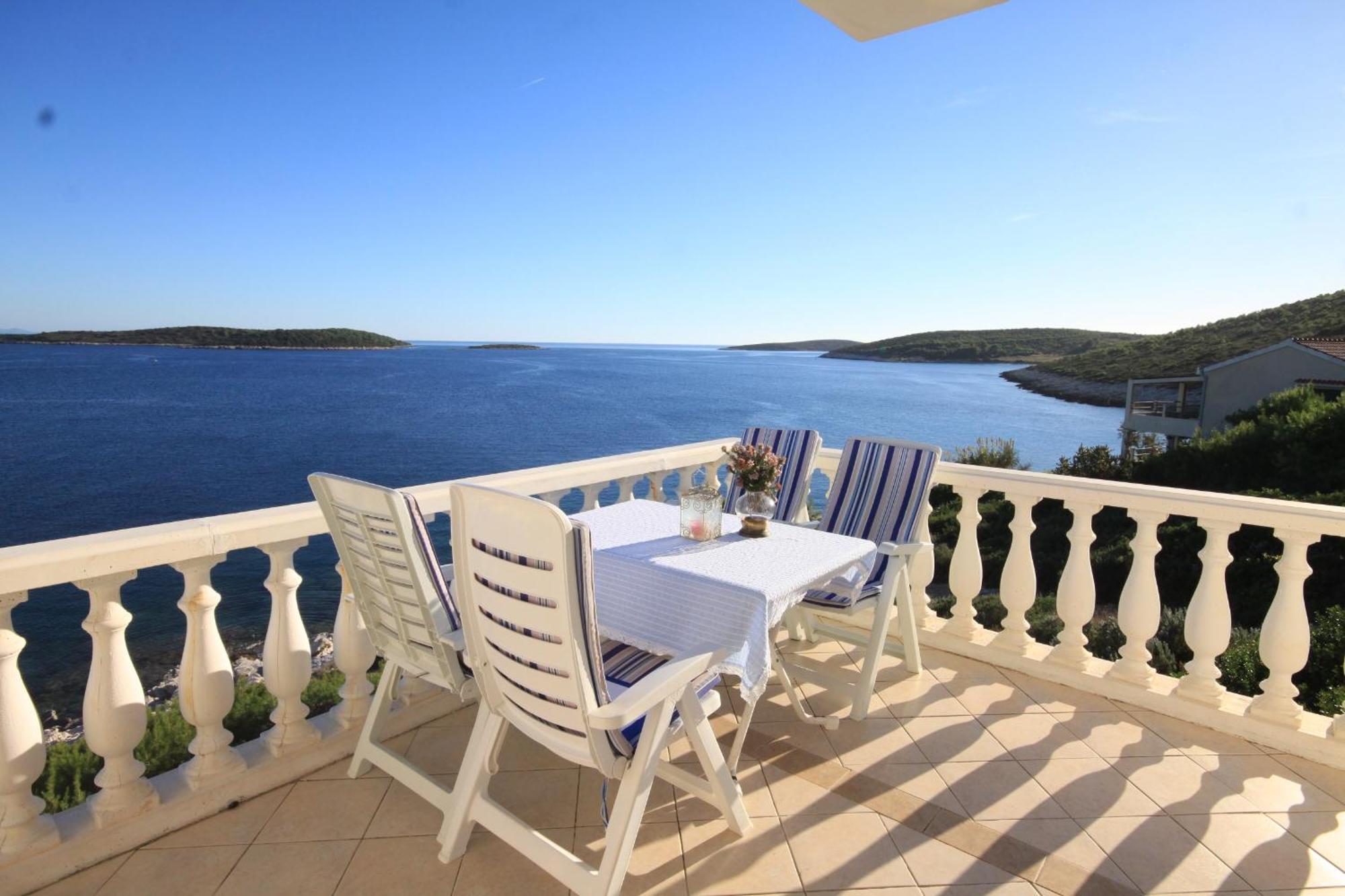 Apartments By The Sea Milna, Vis - 8944 Kültér fotó